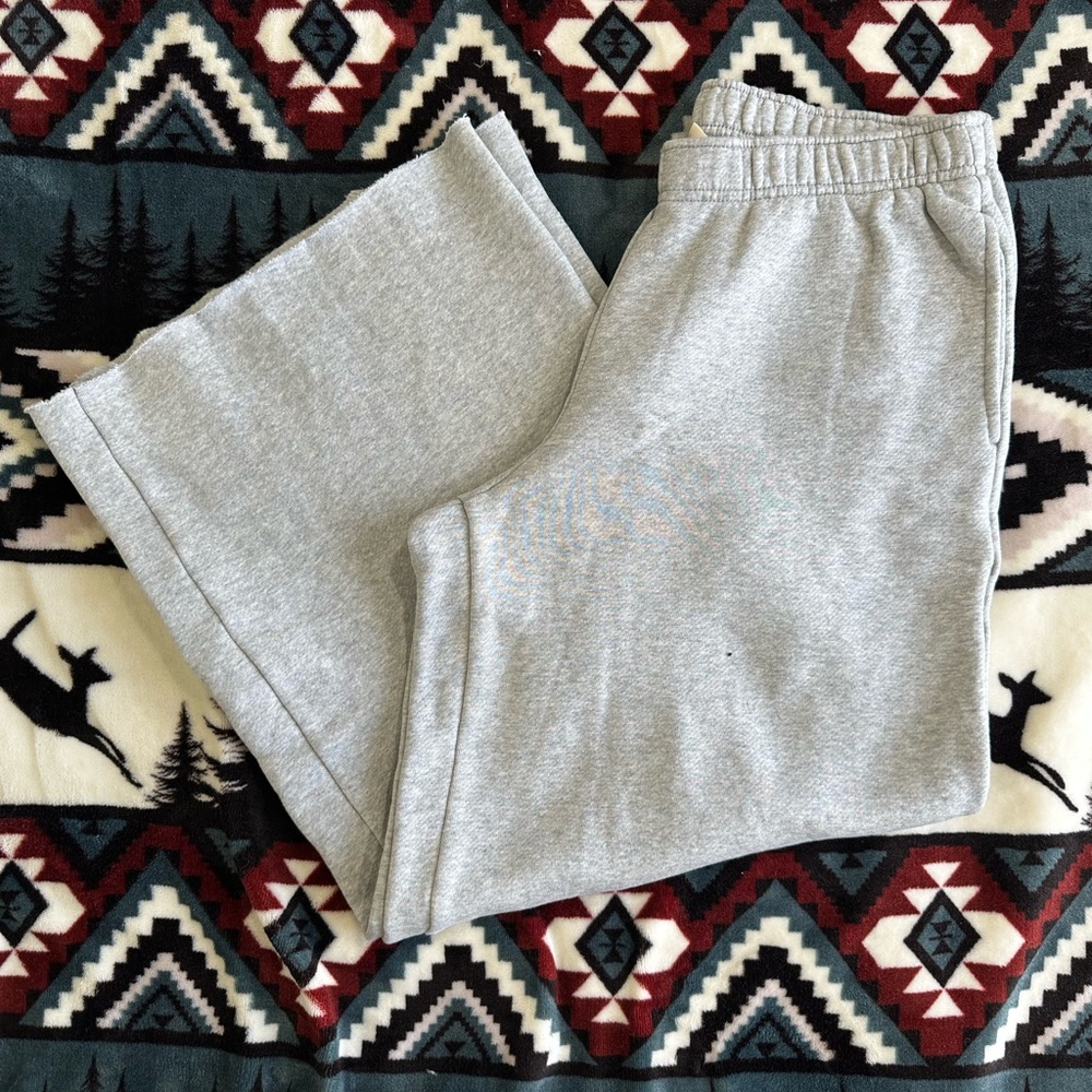 Universal Thread Gray Wide Leg Pants